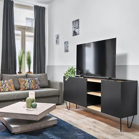Tolles Design, Hochwertig, Vollausstattung, 3 Zimmer, Grosses Bad & Gaeste-wc, Grosse Kueche, 3 X Smart Tv, 11 Min Zum Hbf 뒤스부르크