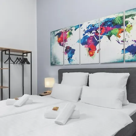 Tolles Design, Hochwertig, Vollausstattung, 3 Zimmer, Großes Bad&gäste-wc, Große Küche, 3 X Smart Tv, 11 Min Zum Hbf * Duisburg