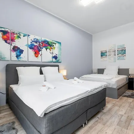 Tolles Design, Hochwertig, Vollausstattung, 3 Zimmer, Grosses Bad & Gaeste-wc, Grosse Kueche, 3 X Smart Tv, 11 Min Zum Hbf