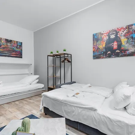 Tolles Design, Hochwertig, Vollausstattung, 3 Zimmer, Großes Bad&gäste-wc, Große Küche, 3 X Smart Tv, 11 Min Zum Hbf *