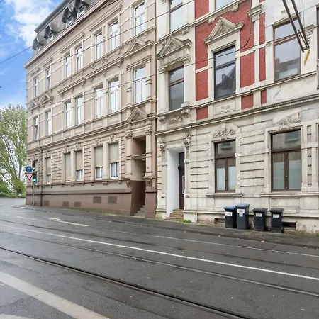 Tolles Design, Hochwertig, Vollausstattung, 3 Zimmer, Grosses Bad & Gaeste-wc, Grosse Kueche, 3 X Smart Tv, 11 Min Zum Hbf