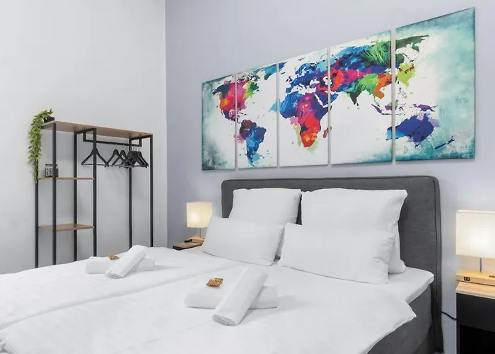 Tolles Design, Hochwertig, Vollausstattung, 3 Zimmer, Großes Bad&gäste-wc, Große Küche, 3 X Smart Tv, 11 Min Zum Hbf * Duisburg