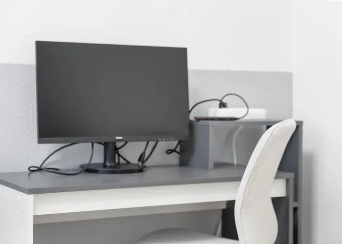 Apartment Tolles Design, Hochwertig, Vollausstattung, 3 Zimmer, Großes Bad&gäste-wc, Große Küche, 3 X Smart Tv, 11 Min Zum Hbf *