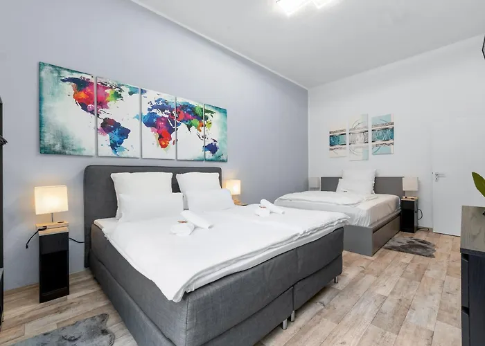 Tolles Design, Hochwertig, Vollausstattung, 3 Zimmer, Großes Bad&gäste-wc, Große Küche, 3 X Smart Tv, 11 Min Zum Hbf