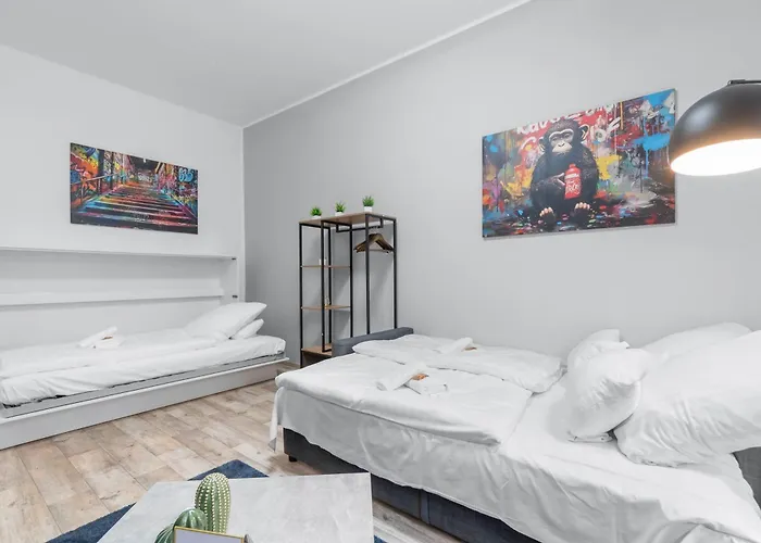 Tolles Design, Hochwertig, Vollausstattung, 3 Zimmer, Großes Bad&gäste-wc, Große Küche, 3 X Smart Tv, 11 Min Zum Hbf *