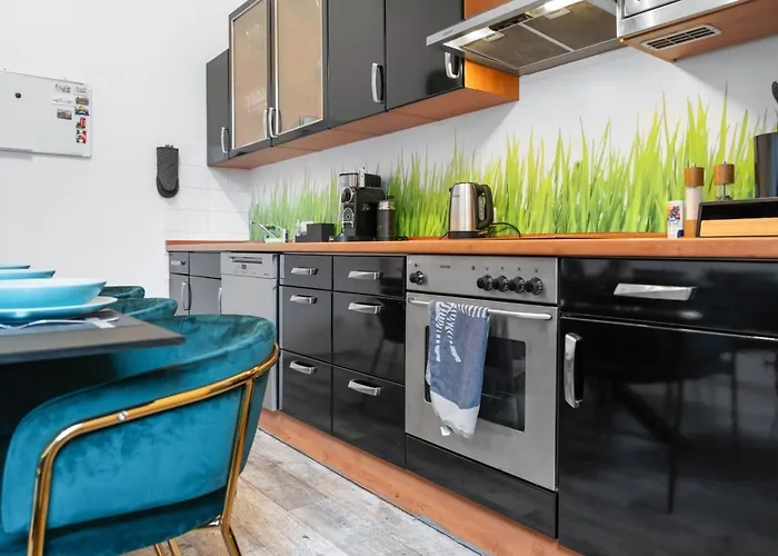 Tolles Design, Hochwertig, Vollausstattung, 3 Zimmer, Grosses Bad & Gaeste-wc, Grosse Kueche, 3 X Smart Tv, 11 Min Zum Hbf Lejlighed