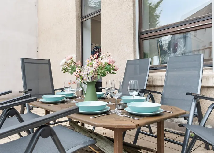 Apartment Tolles Design, Hochwertig, Vollausstattung, 3 Zimmer, Großes Bad&gäste-wc, Große Küche, 3 X Smart Tv, 11 Min Zum Hbf