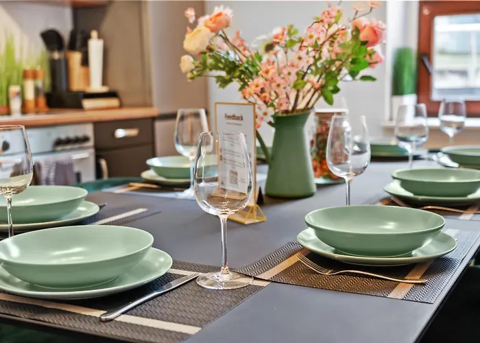 Apartment Tolles Design, Hochwertig, Vollausstattung, 3 Zimmer, Großes Bad&gäste-wc, Große Küche, 3 X Smart Tv, 11 Min Zum Hbf *