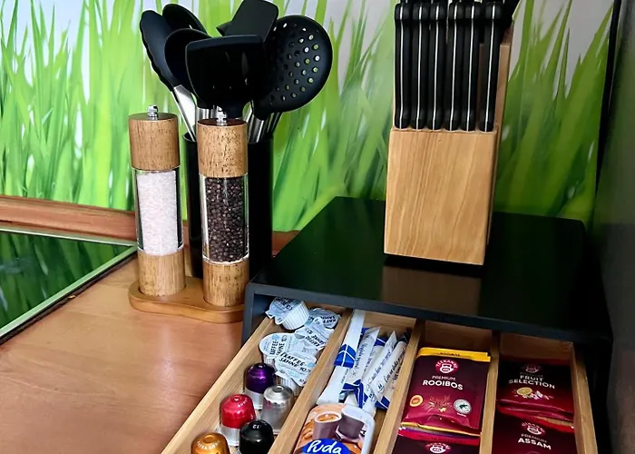 Tolles Design, Hochwertig, Vollausstattung, 3 Zimmer, Großes Bad&gäste-wc, Große Küche, 3 X Smart Tv, 11 Min Zum Hbf *