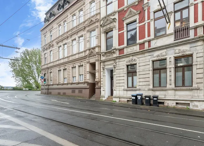 Tolles Design, Hochwertig, Vollausstattung, 3 Zimmer, Großes Bad&gäste-wc, Große Küche, 3 X Smart Tv, 11 Min Zum Hbf